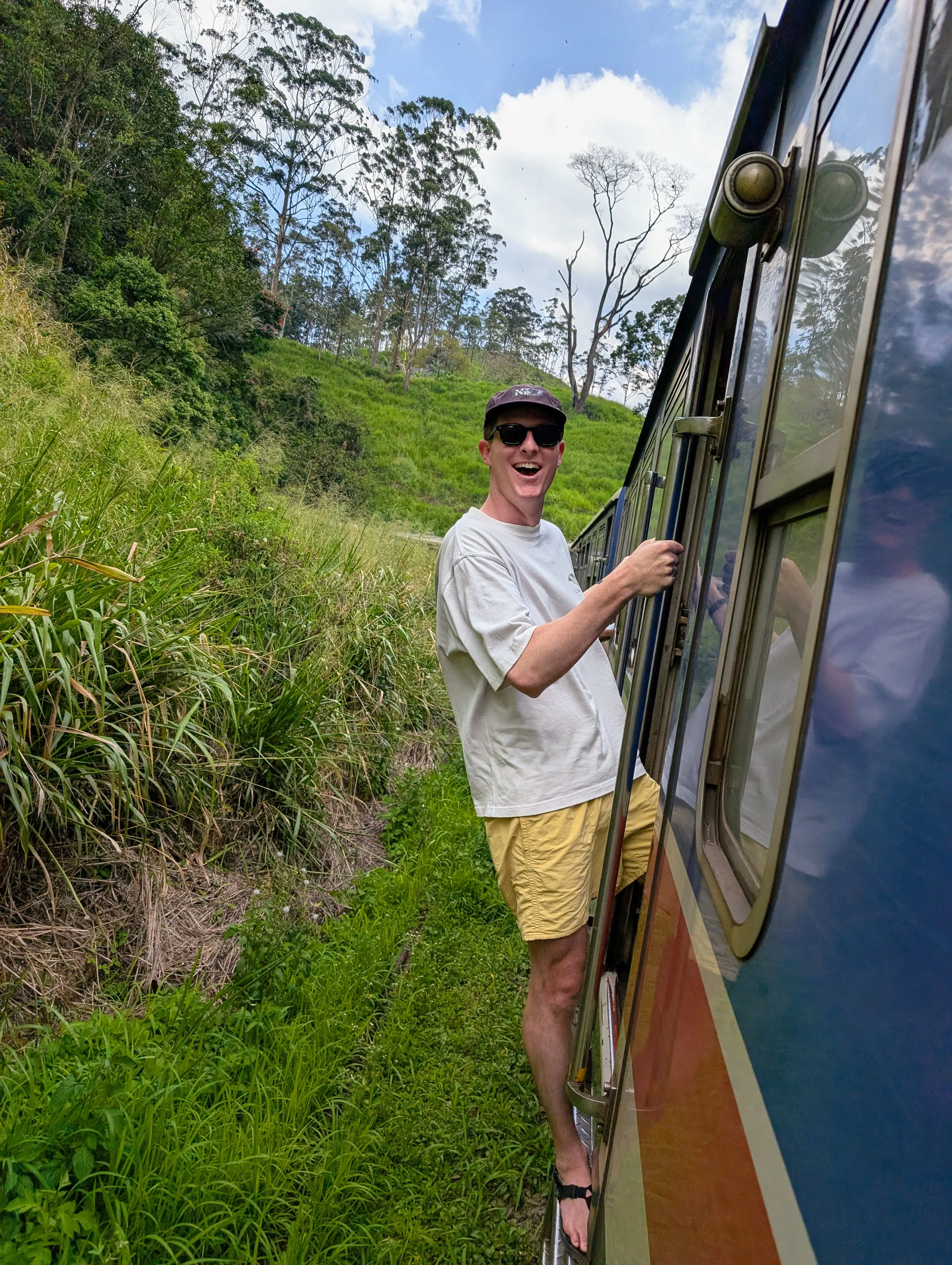 Paul out of the train.